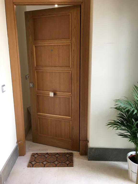 1E Azofaifo St Apartment Sevilla Eksteriør bilde