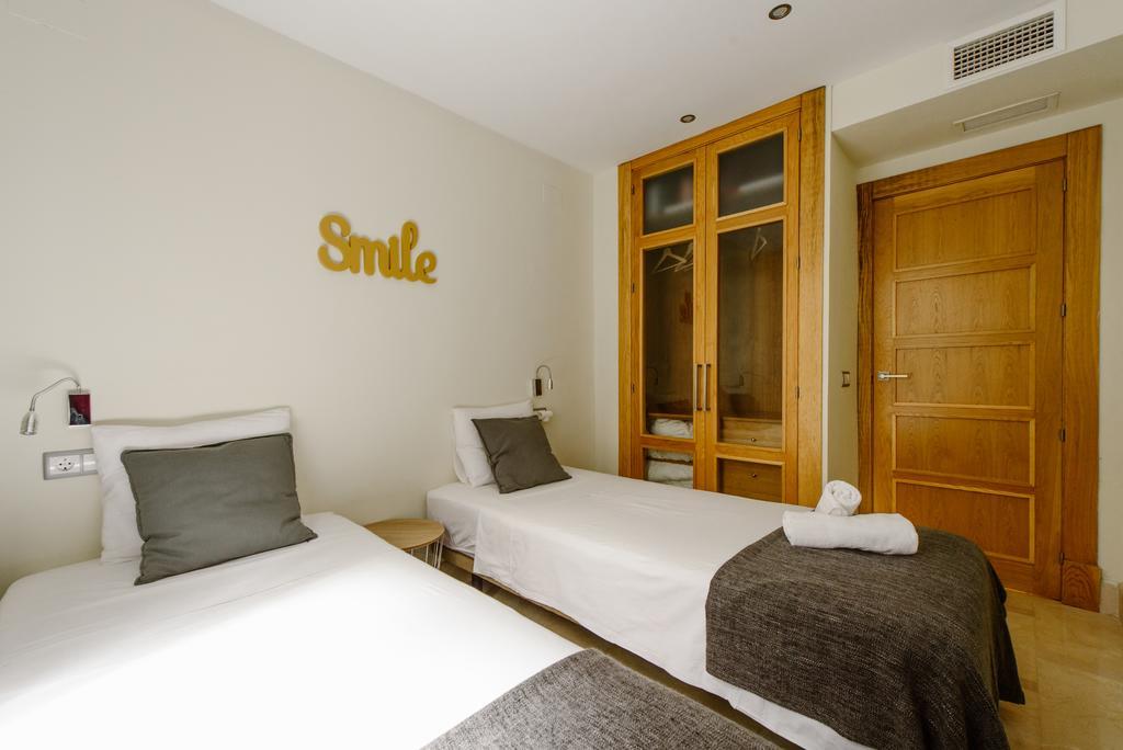 1E Azofaifo St Apartment Sevilla Eksteriør bilde